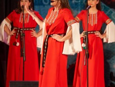 Коледна палитра с песни – благослов, концерт с послание от „Шарени цветенца”
