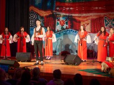 Коледна палитра с песни – благослов, концерт с послание от „Шарени цветенца”