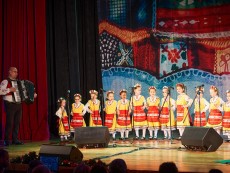 Коледна палитра с песни – благослов, концерт с послание от „Шарени цветенца”
