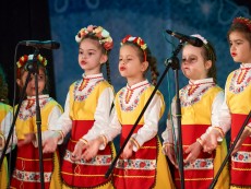 Коледна палитра с песни – благослов, концерт с послание от „Шарени цветенца”