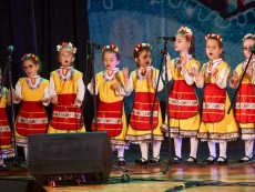 Коледна палитра с песни – благослов, концерт с послание от „Шарени цветенца”