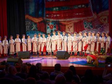 Коледна палитра с песни – благослов, концерт с послание от „Шарени цветенца”