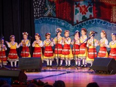 Коледна палитра с песни – благослов, концерт с послание от „Шарени цветенца”