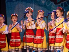 Коледна палитра с песни – благослов, концерт с послание от „Шарени цветенца”
