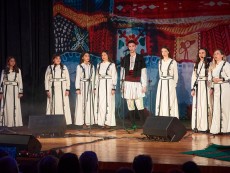 Коледна палитра с песни – благослов, концерт с послание от „Шарени цветенца”