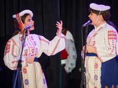 Коледна палитра с песни – благослов, концерт с послание от „Шарени цветенца”