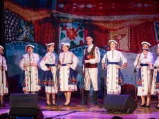 Коледна палитра с песни – благослов, концерт с послание от „Шарени цветенца”