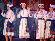 Коледна палитра с песни – благослов, концерт с послание от „Шарени цветенца”