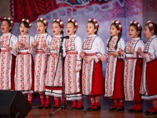 Коледна палитра с песни – благослов, концерт с послание от „Шарени цветенца”