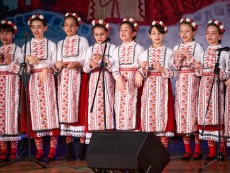 Коледна палитра с песни – благослов, концерт с послание от „Шарени цветенца”