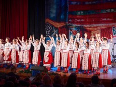 Коледна палитра с песни – благослов, концерт с послание от „Шарени цветенца”