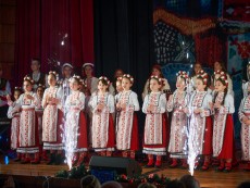 Коледна палитра с песни – благослов, концерт с послание от „Шарени цветенца”