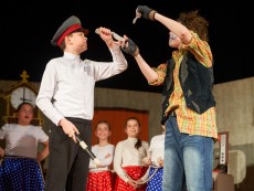 Пълна зала аплодира премиерата на „Вълкът и седемте козлета”