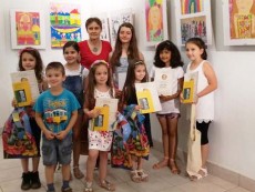 Отлична учебна година за Школата по изобразително изкуство