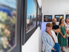 „Тук и Там“ – колекцията от мигове и гледки в изложба на фотографите, старт на сезона с нов заряд и международно признание