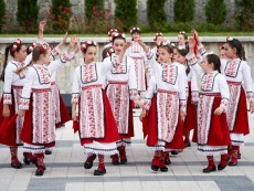 „Фолклорна седянка” – концерт с песните на „Шарени цветенца”, наследство с традиции в бъдещето 
