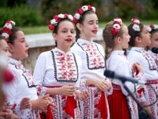 „Фолклорна седянка” – концерт с песните на „Шарени цветенца”, наследство с традиции в бъдещето 