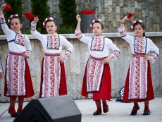 „Фолклорна седянка” – концерт с песните на „Шарени цветенца”, наследство с традиции в бъдещето 