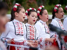 „Фолклорна седянка” – концерт с песните на „Шарени цветенца”, наследство с традиции в бъдещето 