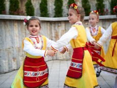 „Фолклорна седянка” – концерт с песните на „Шарени цветенца”, наследство с традиции в бъдещето 