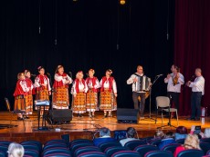 Концерт „В светлината на Коледа с песен” на ФФ „Веселина” и приятели