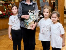Коледни продукции на Школа по народни танци – празник на традицията и детското старание