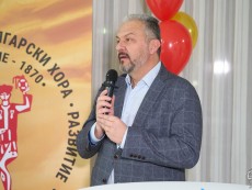 Честити 20 години на Курс за народни хора „Развитие”! 