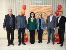 Честити 20 години на Курс за народни хора „Развитие”! 