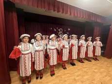 Поздрав с песни за дамите по повод 8-ми март