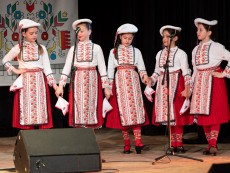 „Крайдунавска приказка“ – магия от гласове, родова памет и традиция