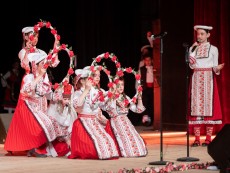 „Крайдунавска приказка“ – магия от гласове, родова памет и традиция