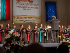 Балетните грации блеснаха на сцената на „Сълза и смях” за празника на българските читалища