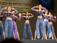Балетните грации блеснаха на сцената на „Сълза и смях” за празника на българските читалища