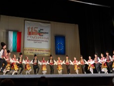 Балетните грации блеснаха на сцената на „Сълза и смях” за празника на българските читалища