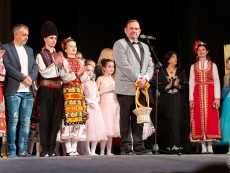 Балетните грации блеснаха на сцената на „Сълза и смях” за празника на българските читалища