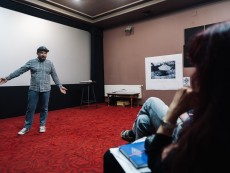 Свилен Начев в „Илюзията за смисъл“ – фотографията като съмнение и памет