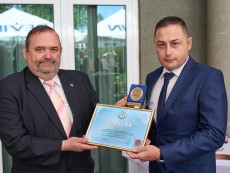 Наградиха читалищни деятели и дарители за заслуги и принос